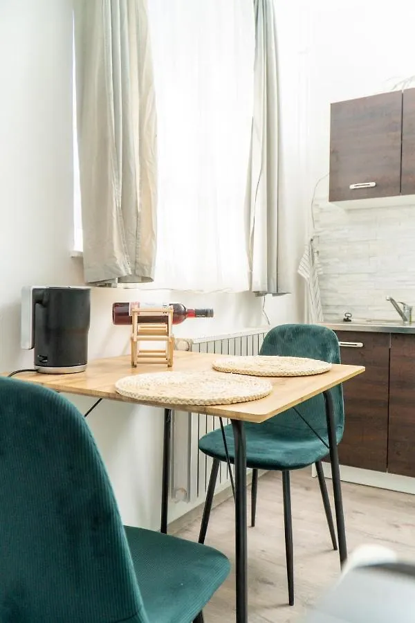 Budai Zoldovezet Kozpont, Apartmanhaz, Rendezvenykozpont Es Etterem Apartment Budapest