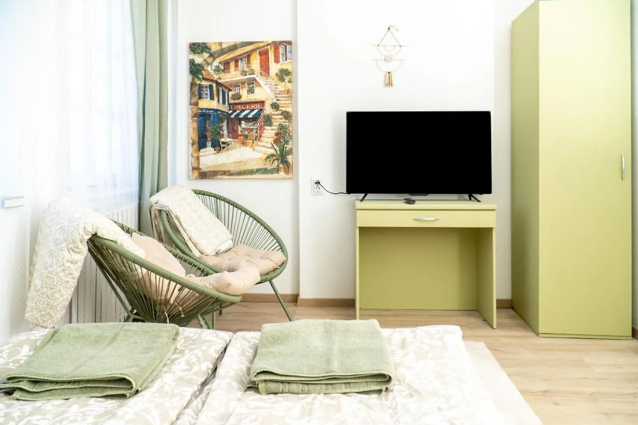 Budai Zoldovezet Kozpont, Apartmanhaz, Rendezvenykozpont Es Etterem Apartment Budapest