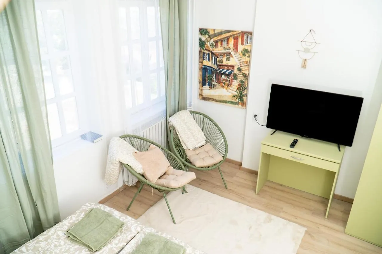 Budai Zoldovezet Kozpont, Apartmanhaz, Rendezvenykozpont Es Etterem Apartment Budapest