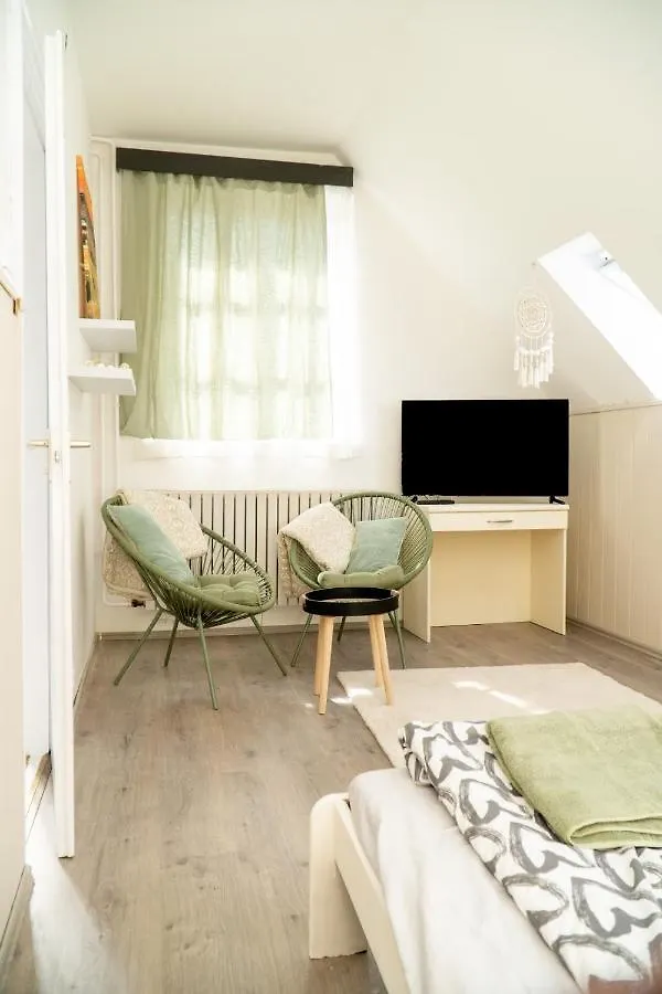 Budai Zoldovezet Kozpont, Apartmanhaz, Rendezvenykozpont Es Etterem Apartment Budapest