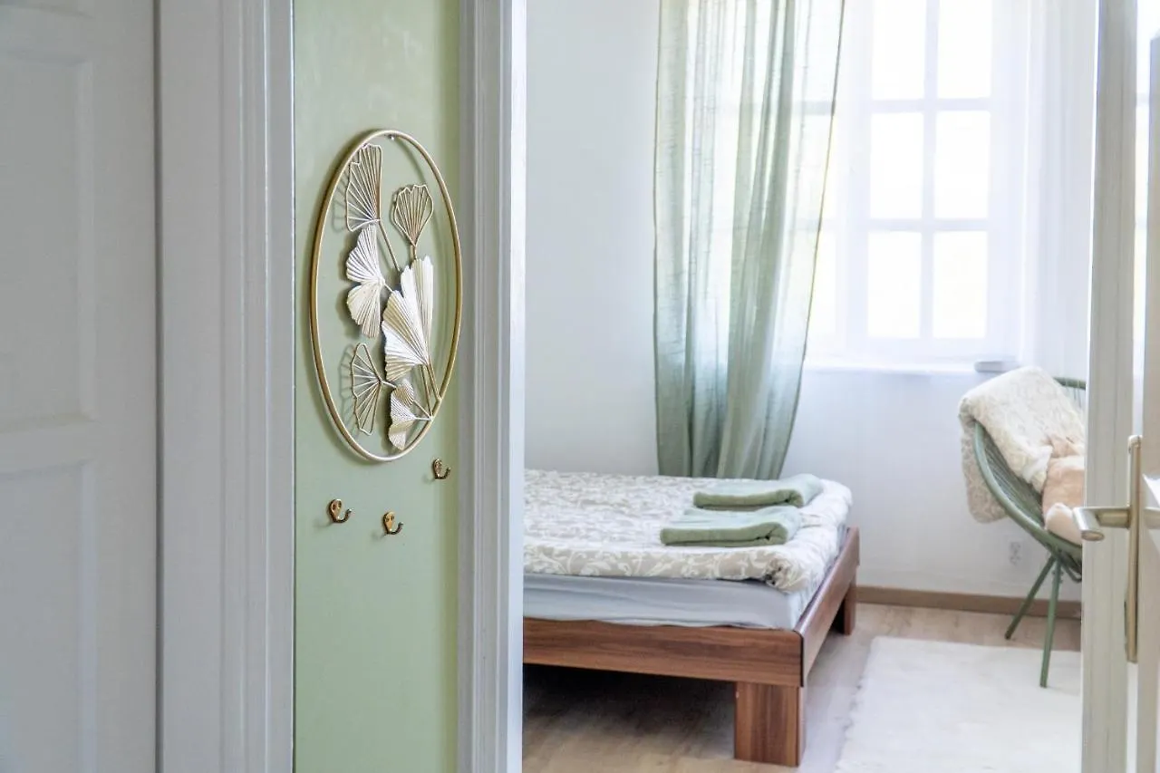 Budai Zoldovezet Kozpont, Apartmanhaz, Rendezvenykozpont Es Etterem Apartment Budapest Hungary