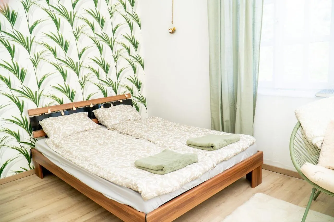 Budai Zoldovezet Kozpont, Apartmanhaz, Rendezvenykozpont Es Etterem Apartment Budapest