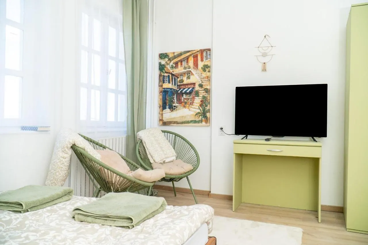 Budai Zoldovezet Kozpont, Apartmanhaz, Rendezvenykozpont Es Etterem Apartment Budapest 0*,  Hungary