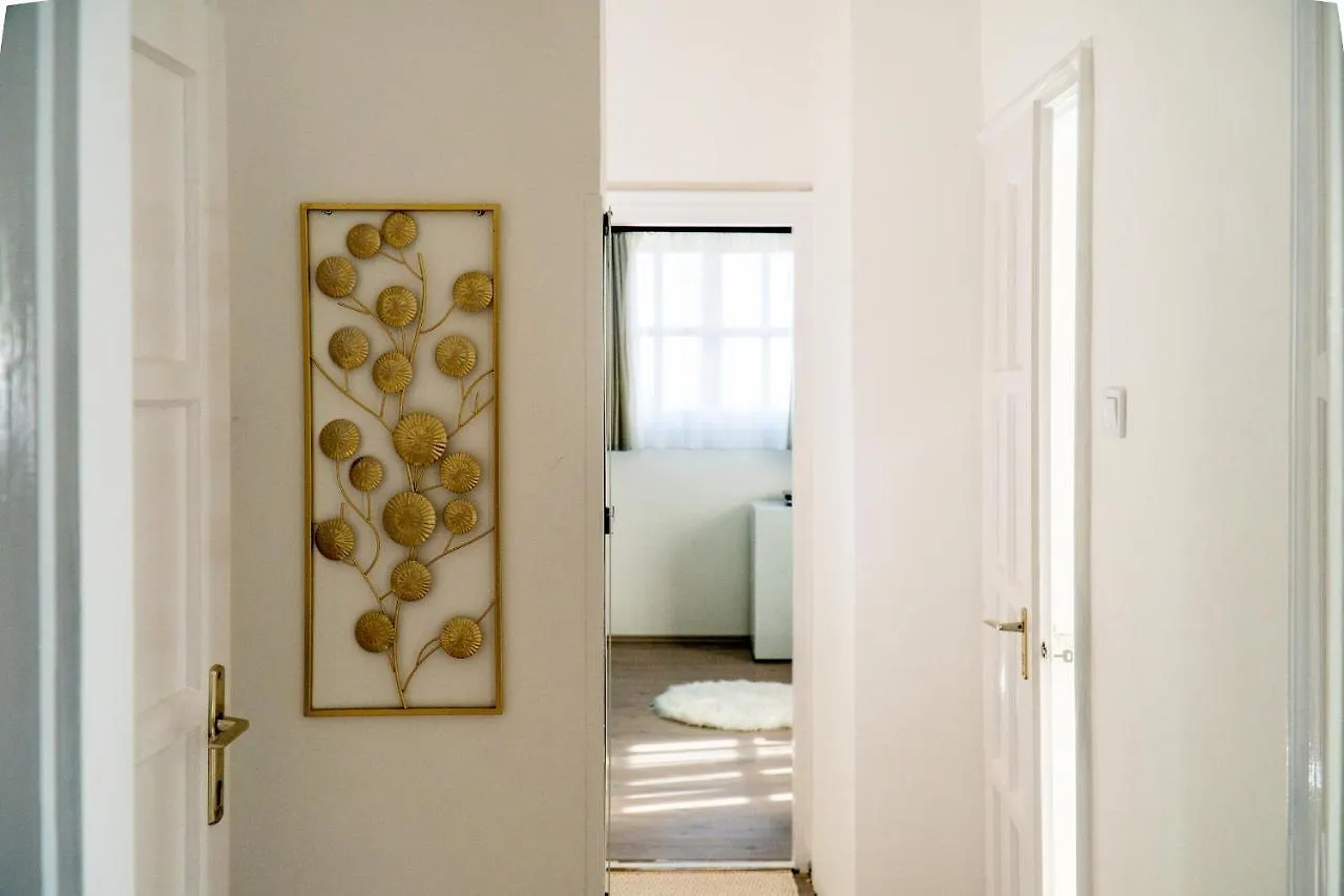 Budai Zoldovezet Kozpont, Apartmanhaz, Rendezvenykozpont Es Etterem Apartment Budapest