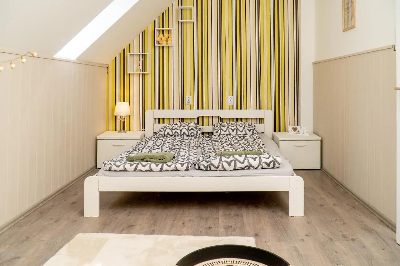 Budai Zoldovezet Kozpont, Apartmanhaz, Rendezvenykozpont Es Etterem Apartment Budapest 0*,