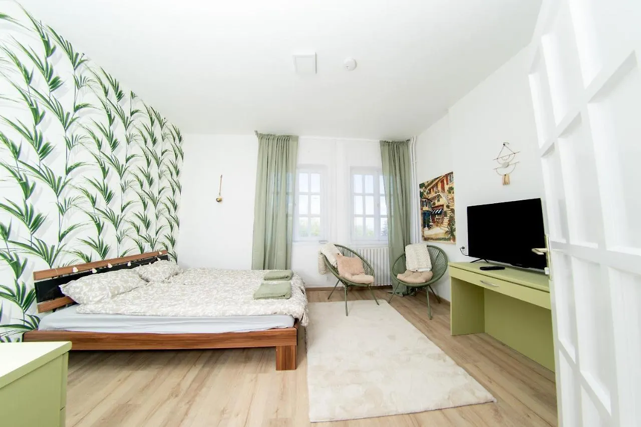 Budai Zoldovezet Kozpont, Apartmanhaz, Rendezvenykozpont Es Etterem Apartment Budapest